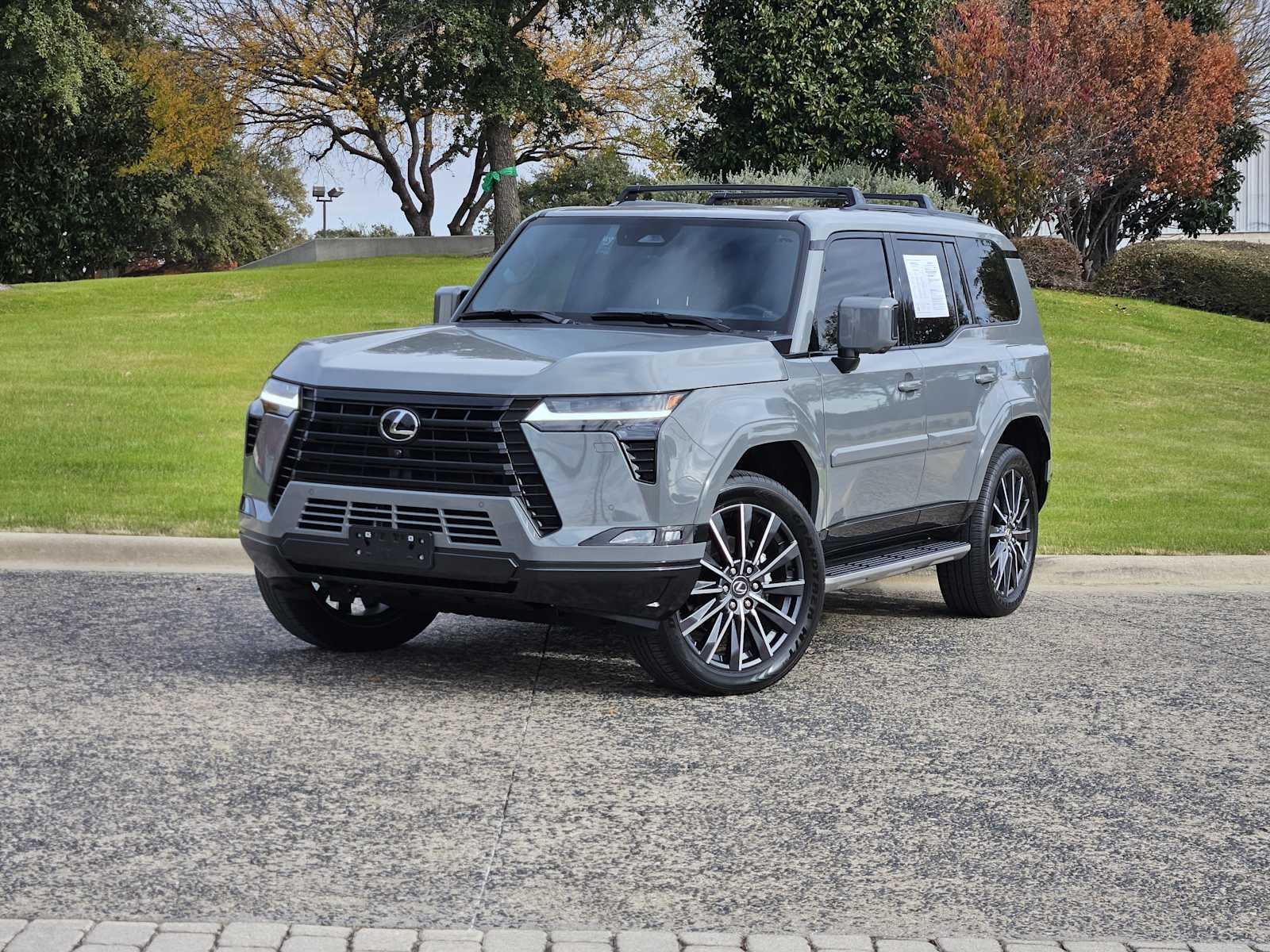 2025 Lexus GX Luxury's photo