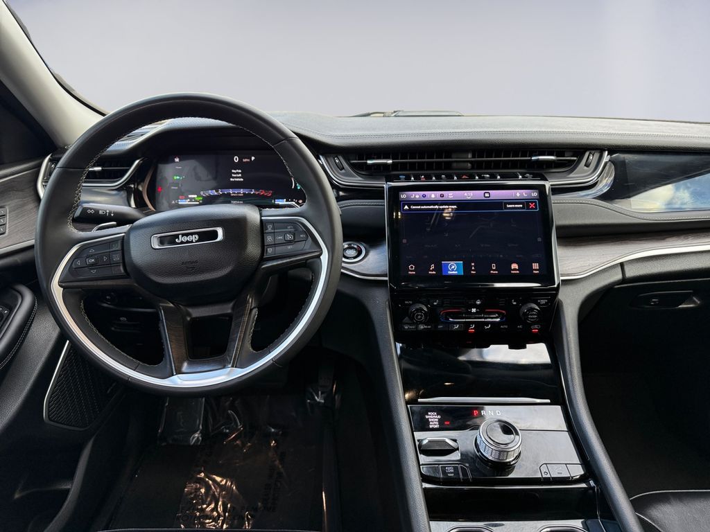 2023 Jeep Cherokee Base photo 12
