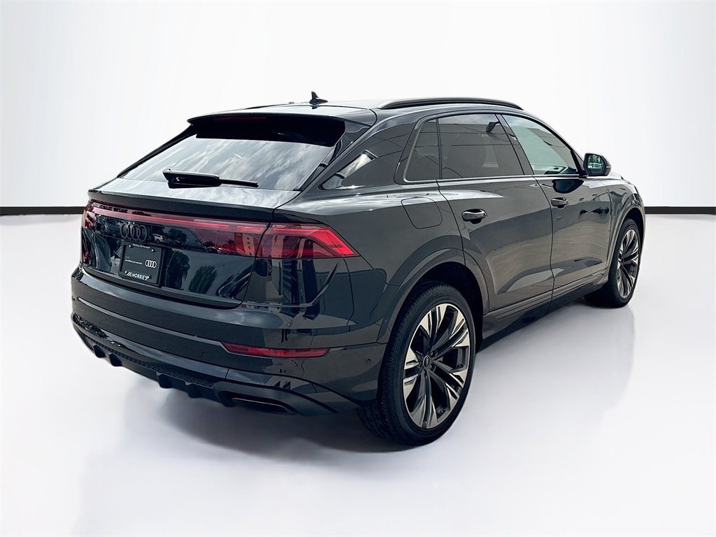 2025 Audi Q8 55 Premium Plus photo 3