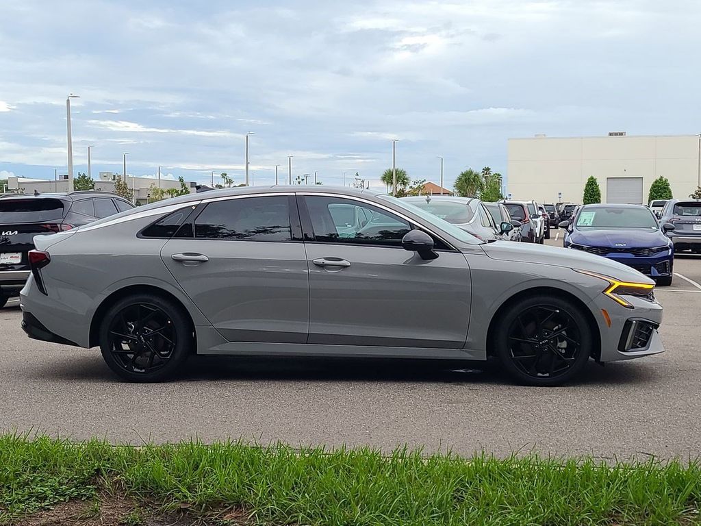 2026 Kia K5 GT-Line photo 4
