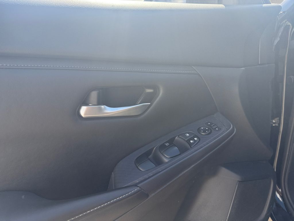 2024 Nissan Sentra SV photo 12