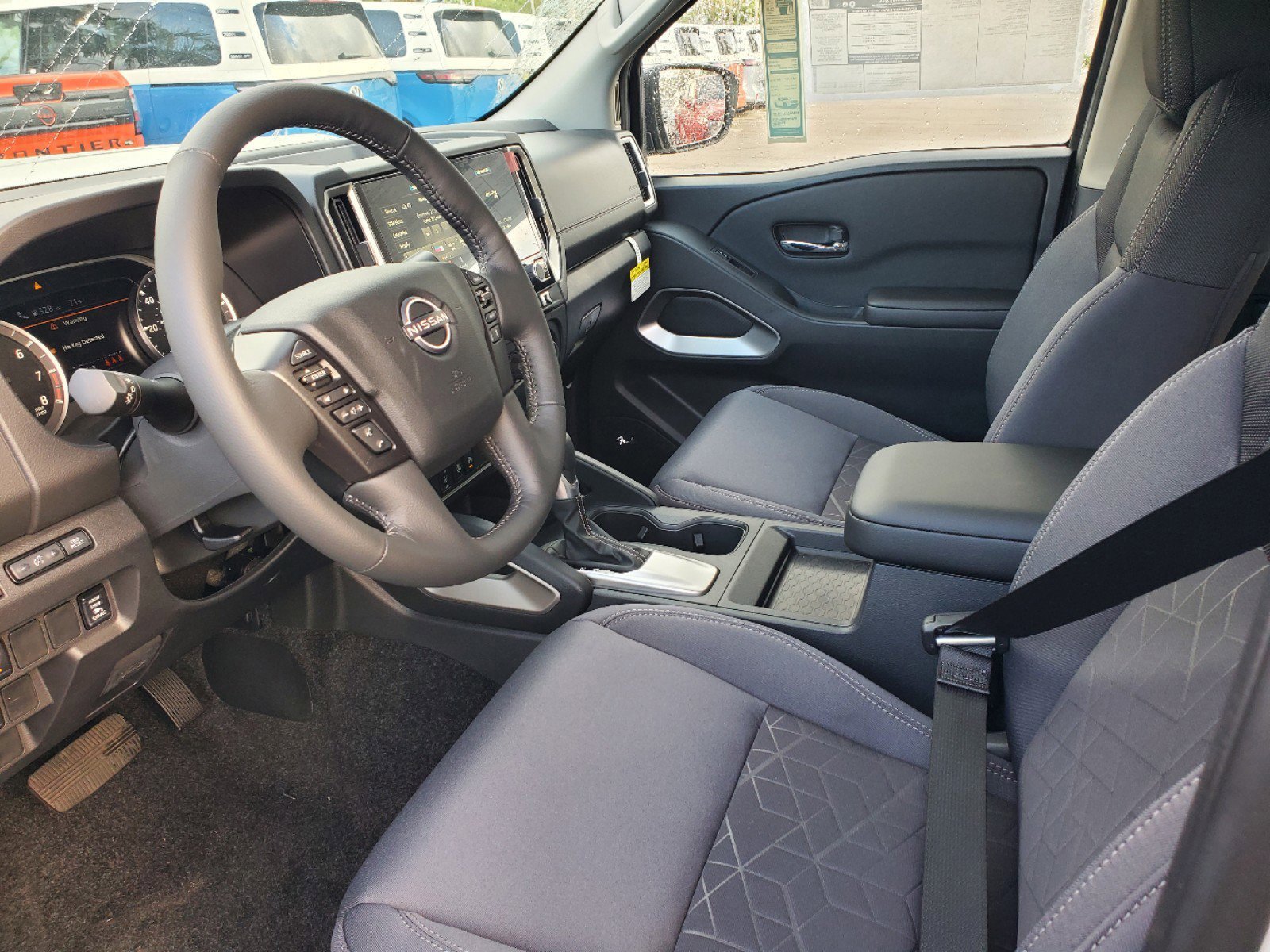 2025 Nissan Frontier SV photo 7