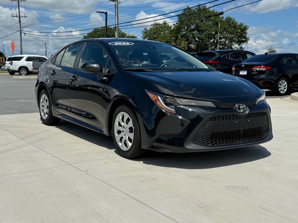 2022 Toyota Corolla LE photo 3