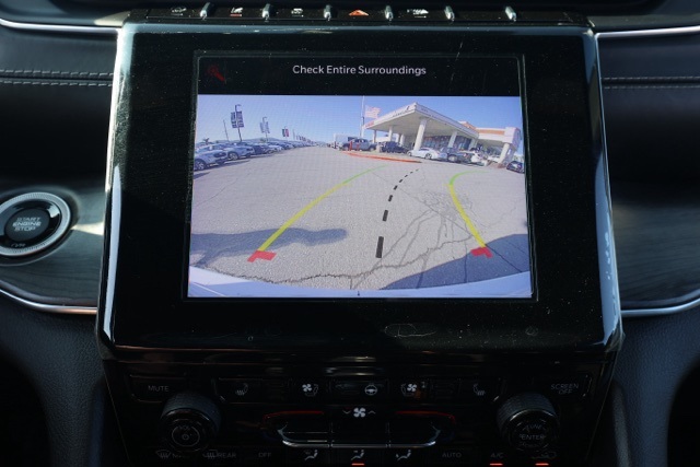 2022 Jeep Grand Cherokee Overland photo 28