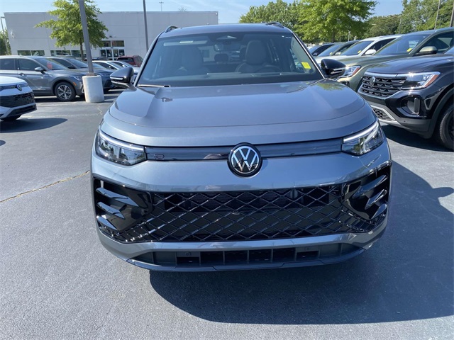2025 Volkswagen Tiguan SE R-Line Black photo 2