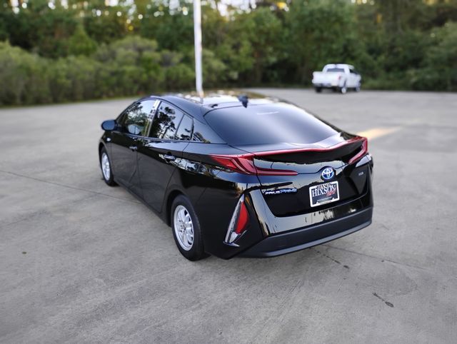 2021 Toyota Prius Prime LE photo 3