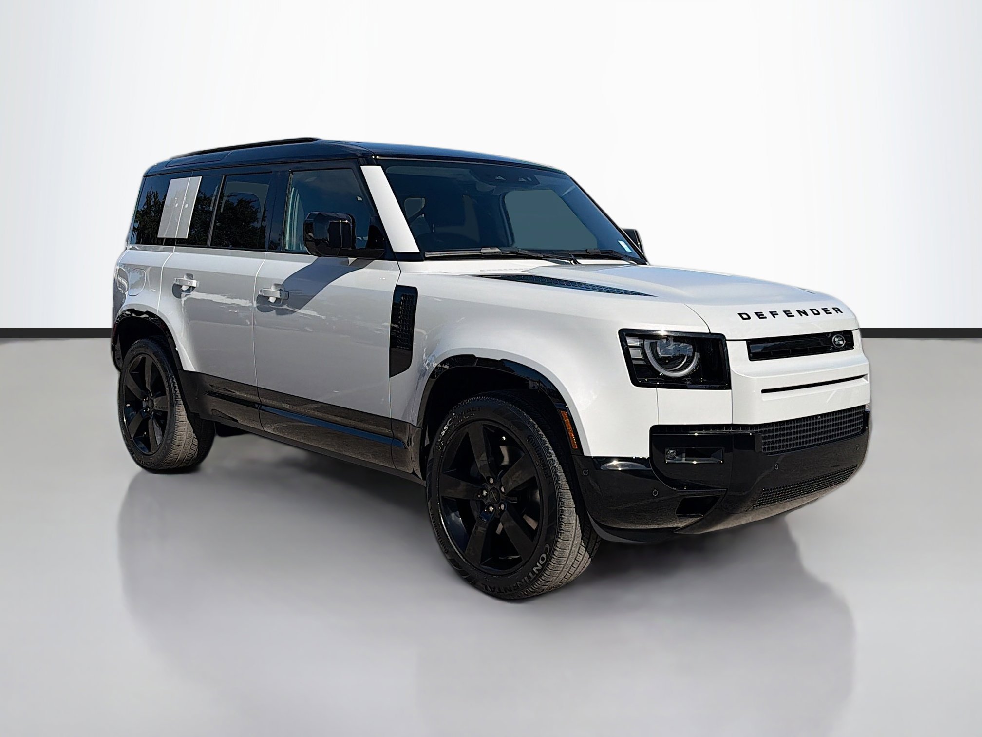 2026 Land Rover Defender 110 X-Dynamic SE photo 3