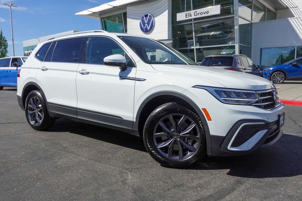 2024 Volkswagen Tiguan SE Wolfsburg Edition photo 4