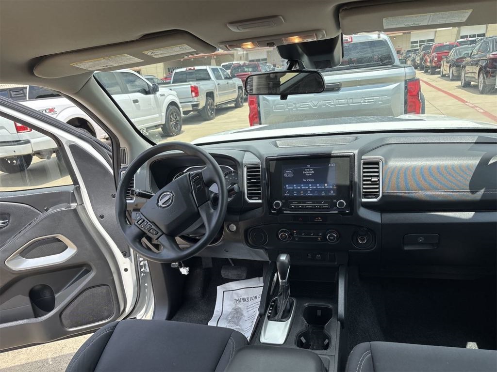 2022 Nissan Frontier SV photo 6