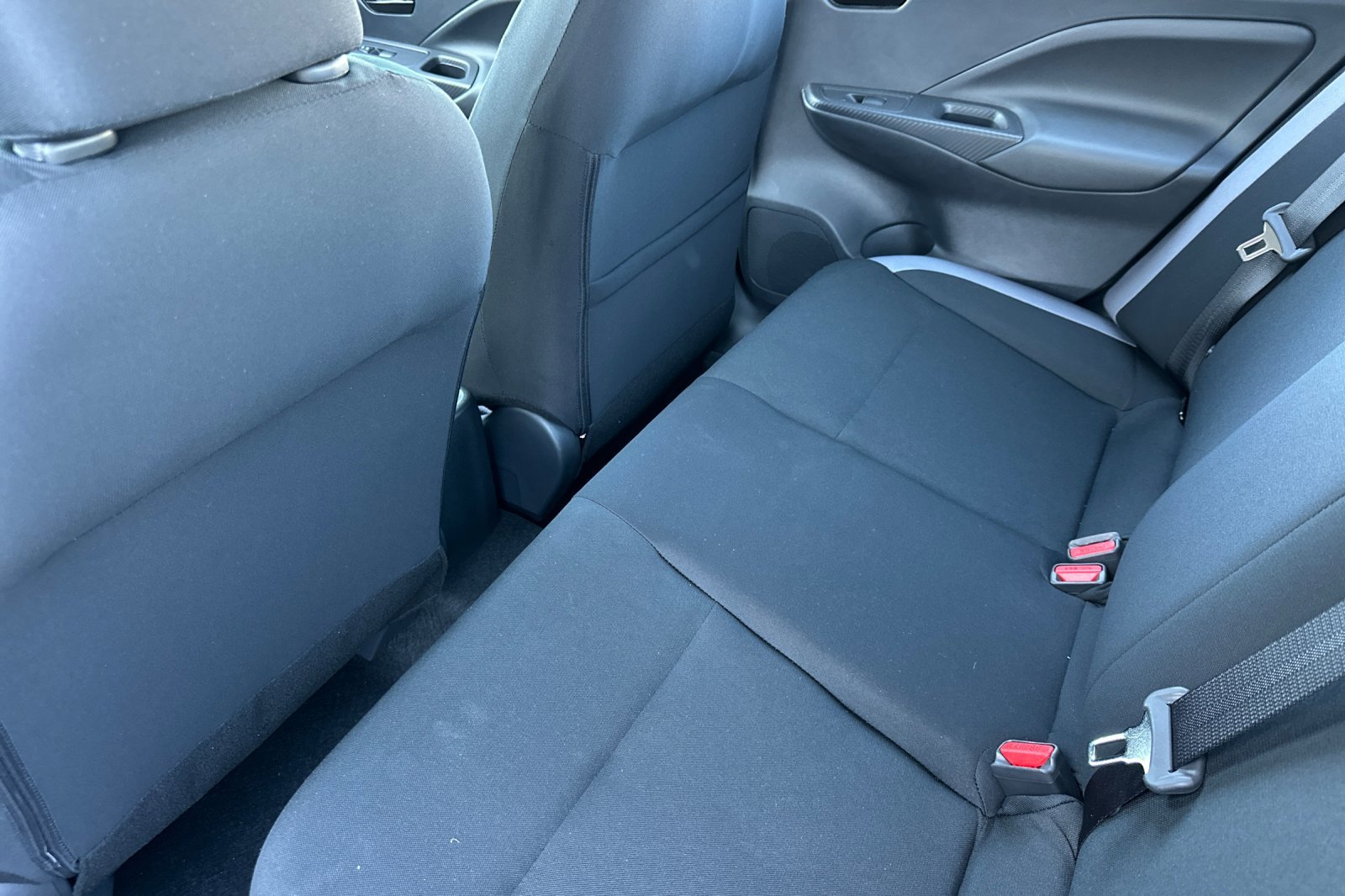 2025 Nissan Versa S photo 7