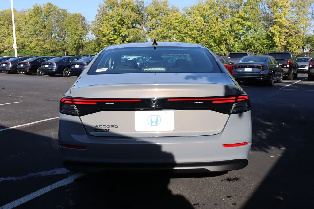2025 Honda Accord SE photo 2