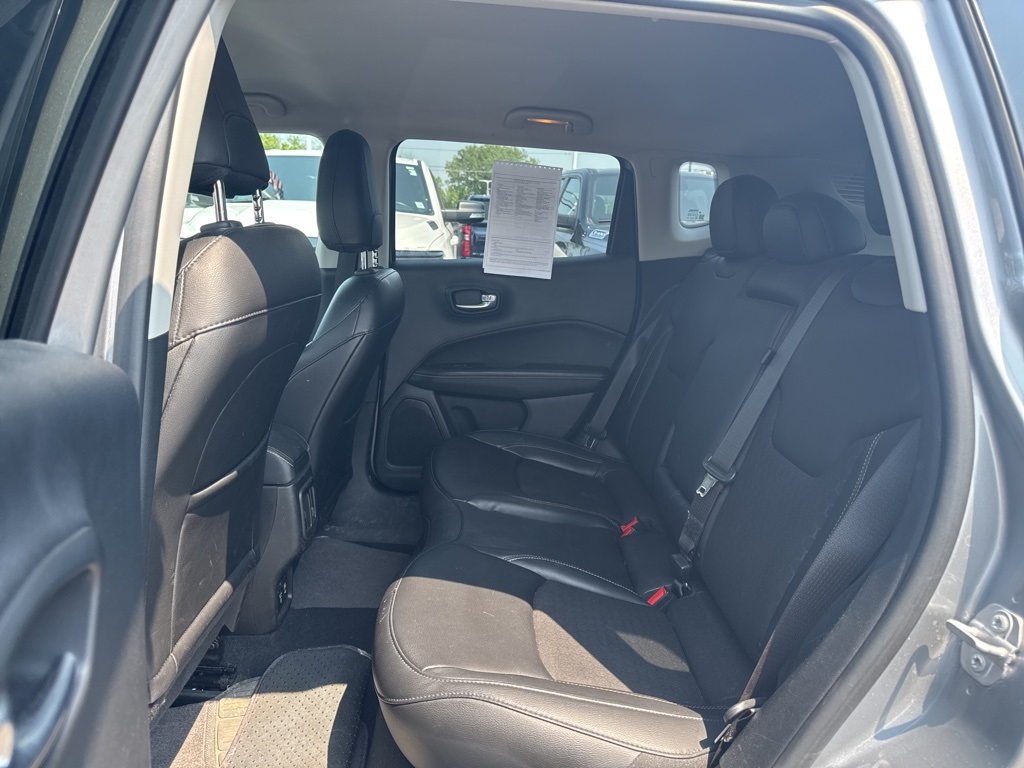 2021 Jeep Compass Latitude photo 3
