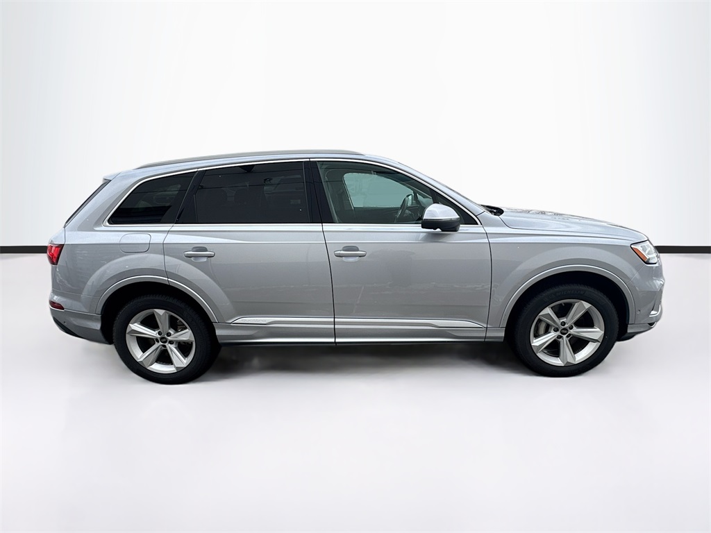 2022 Audi Q7 55 Premium photo 4