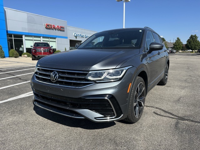 2022 Volkswagen Tiguan SEL Premium R-Line photo 2