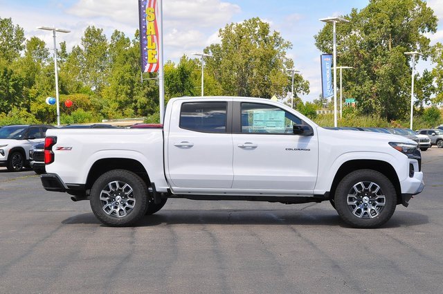 2026 Chevrolet Colorado Z71 photo 2