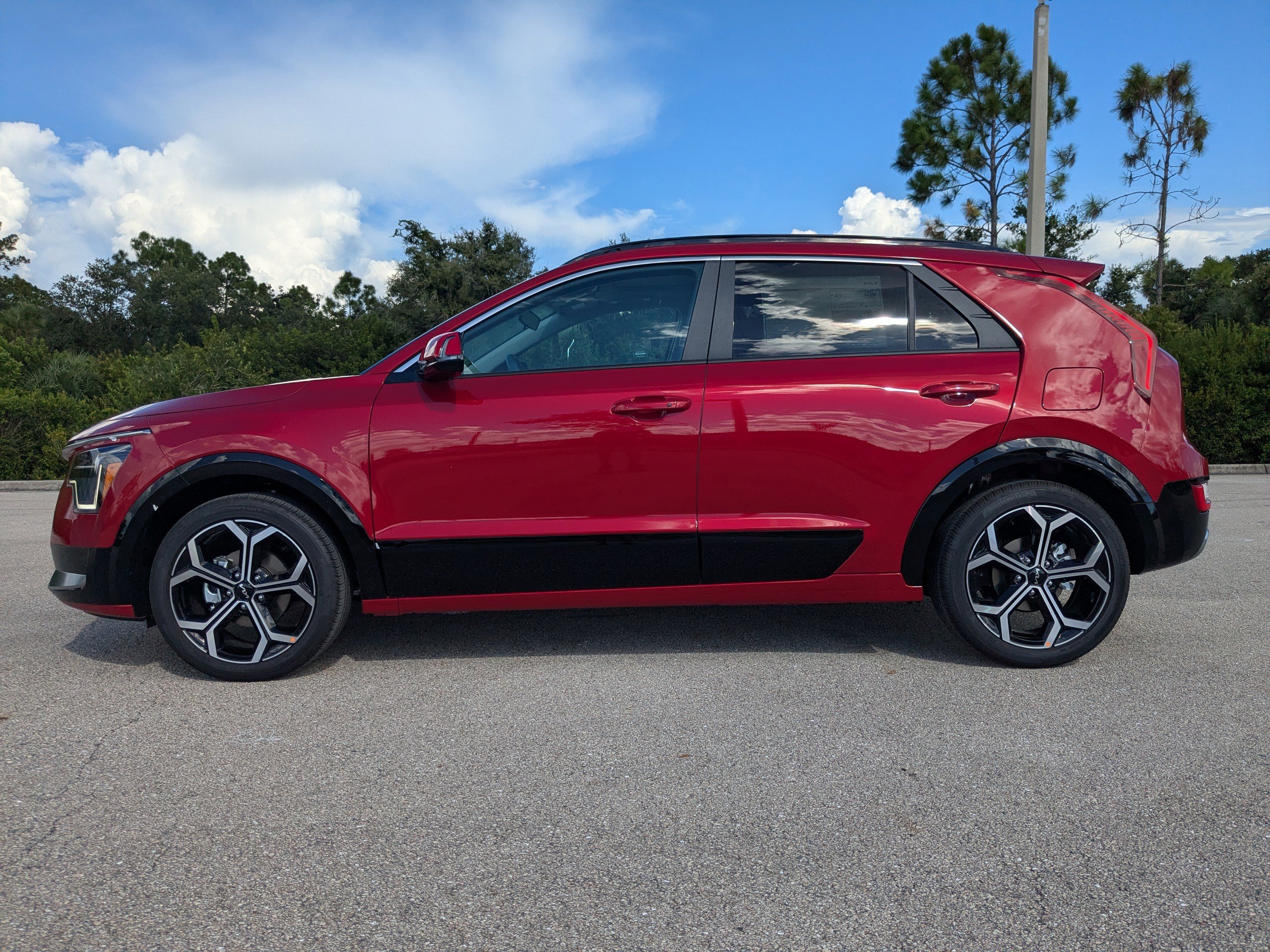 2025 Kia Niro EX Touring photo 4