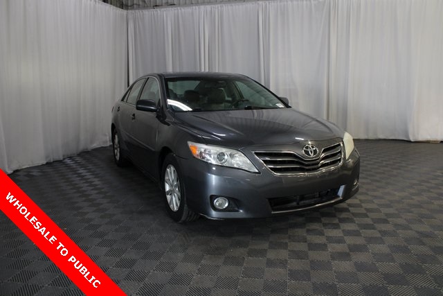 2011 Toyota Camry XLE's photo