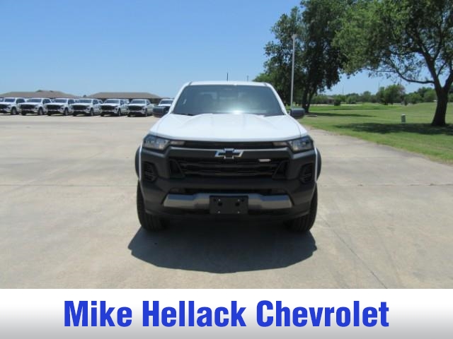 2025 Chevrolet Colorado Trail Boss photo 2