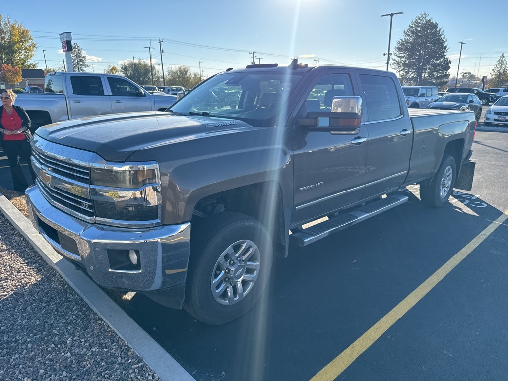 2015 Chevrolet Silverado 3500HD LTZ photo 2