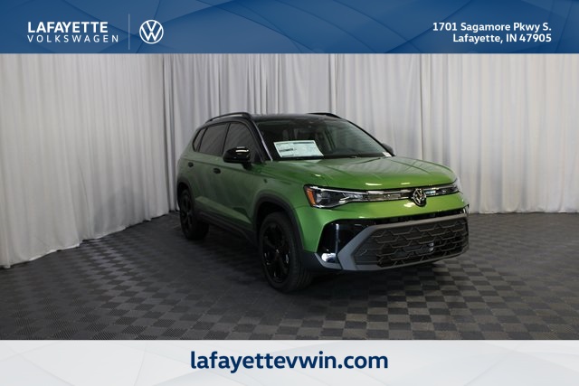 2025 Volkswagen Taos SE Black's photo