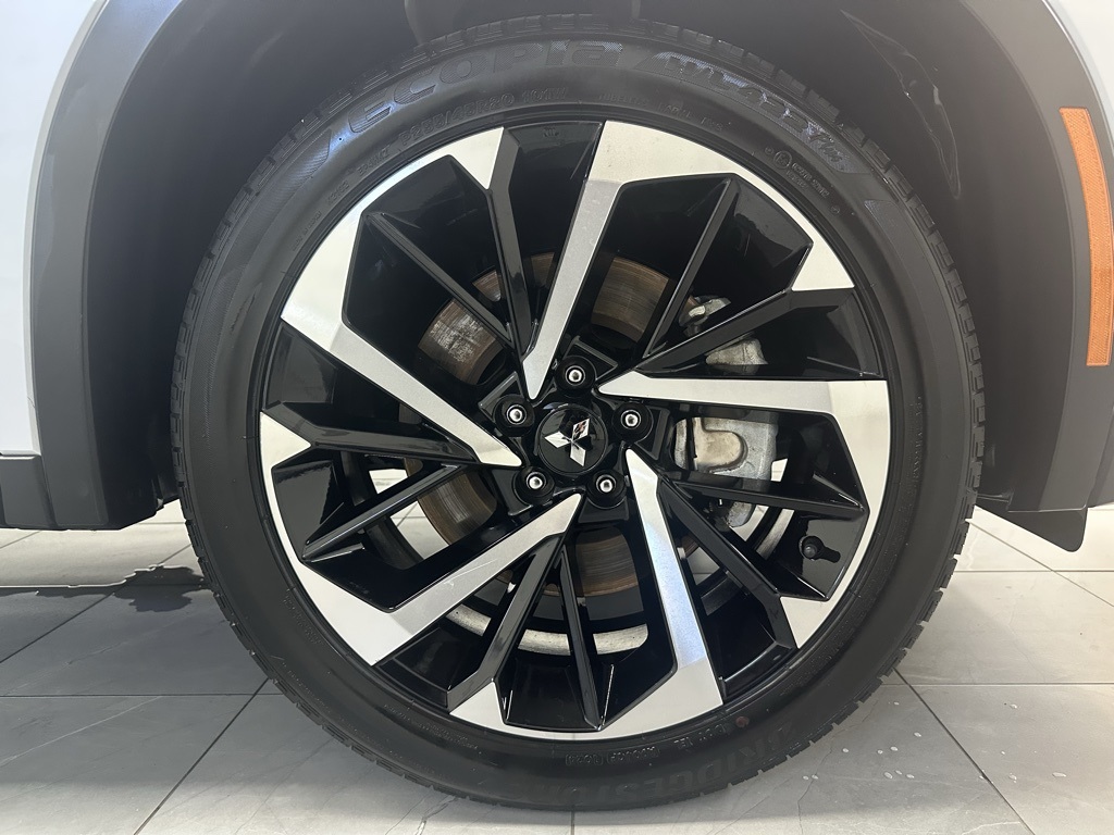 2024 Mitsubishi Outlander SE photo 9