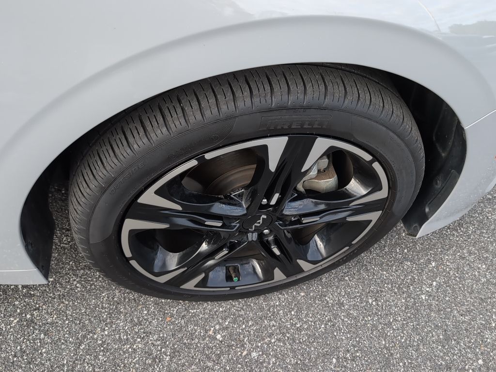 2024 Kia K5 GT-Line photo 8