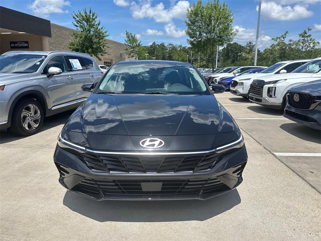 2025 Hyundai Elantra Hybrid Limited photo 2