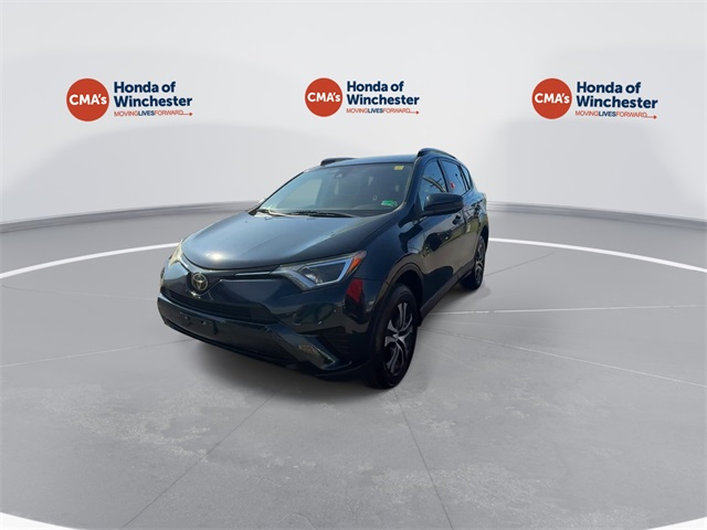 2017 Toyota RAV4 LE photo 4