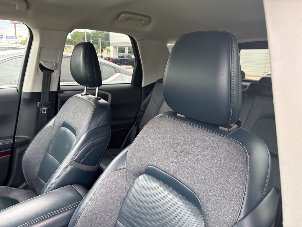 2022 Ford Bronco Sport Outer Banks photo 3