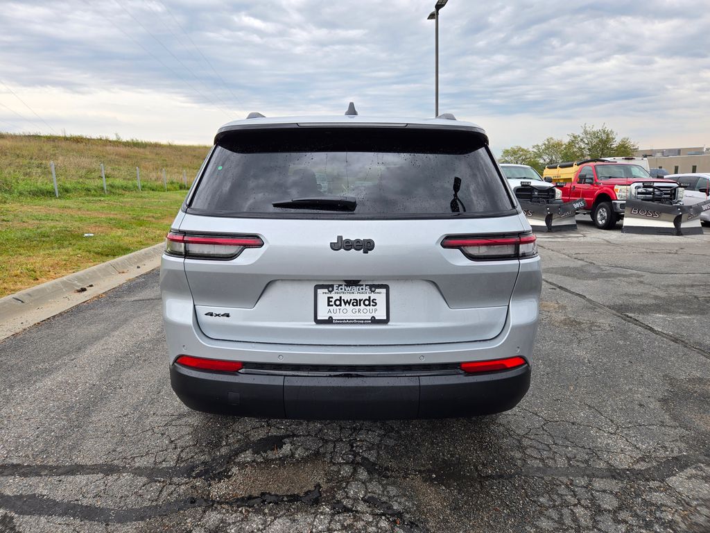 2025 Jeep Grand Cherokee L photo 2
