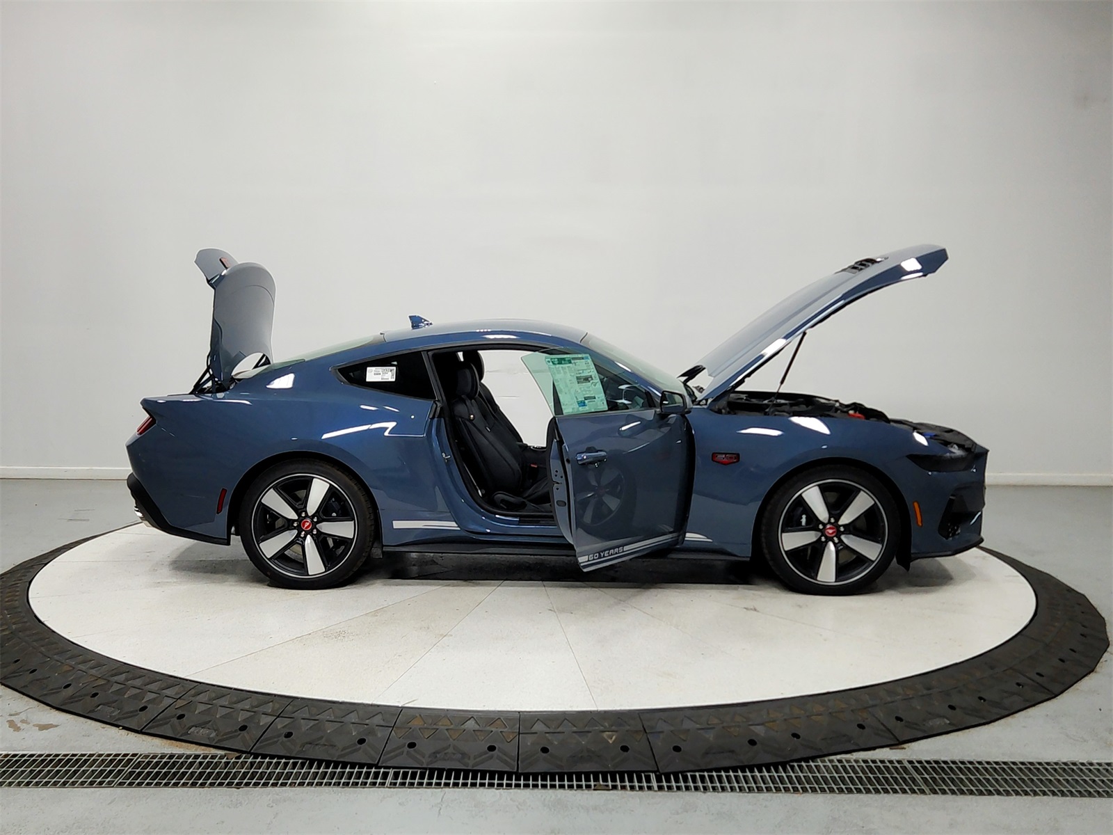 2025 Ford Mustang GT Premium photo 16