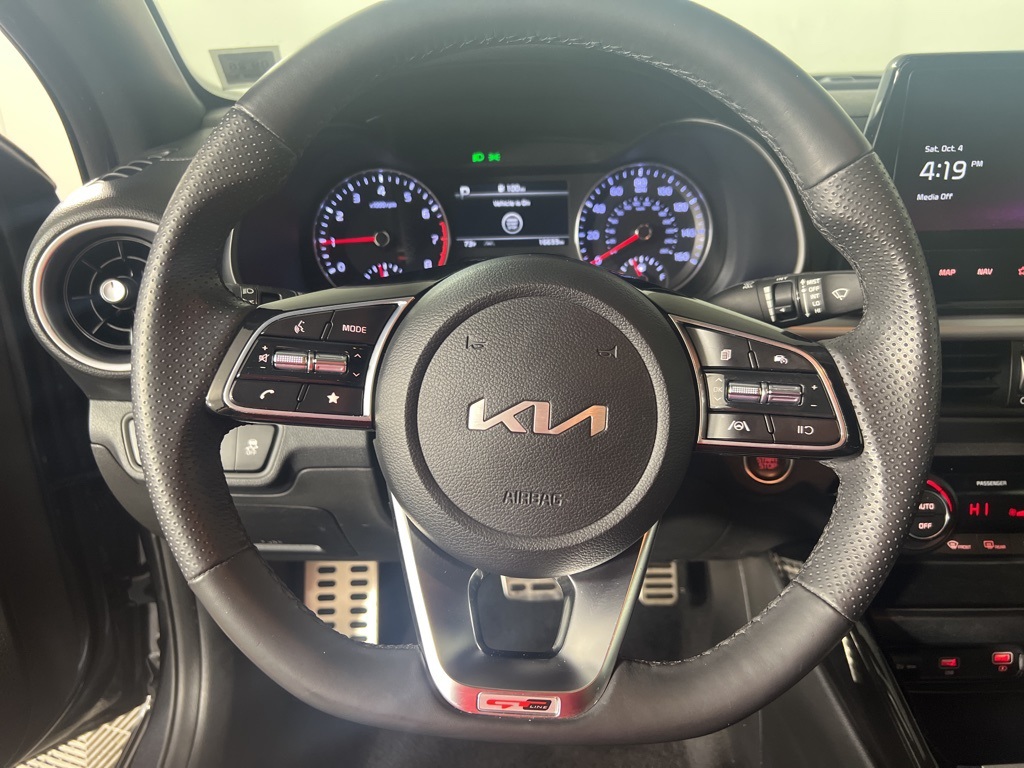 2023 Kia Forte GT-Line photo 19