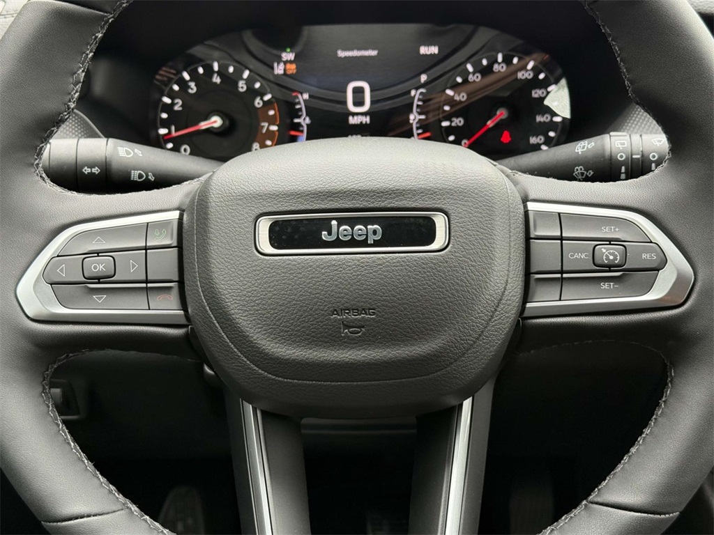 2025 Jeep Compass Latitude photo 16