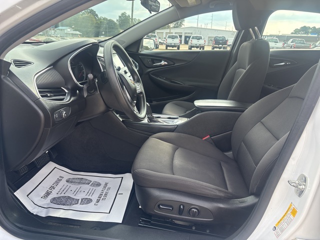 2018 Chevrolet Malibu 1LT photo 13