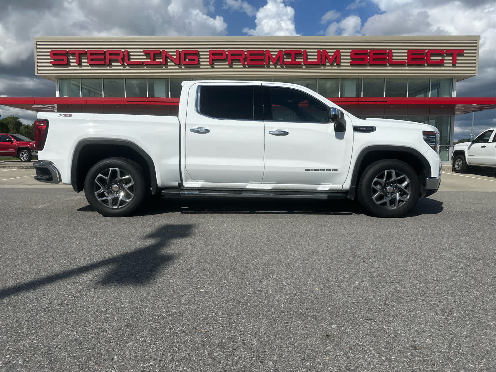 2023 GMC Sierra 1500 SLT's photo