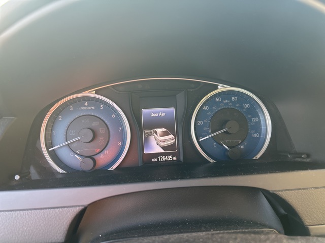 2015 Toyota Camry LE photo 4