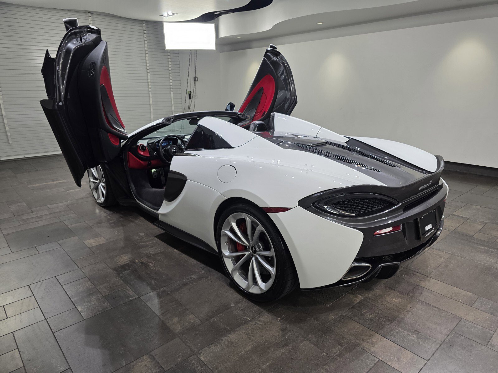 2019 Mclaren 570S Spider photo 22