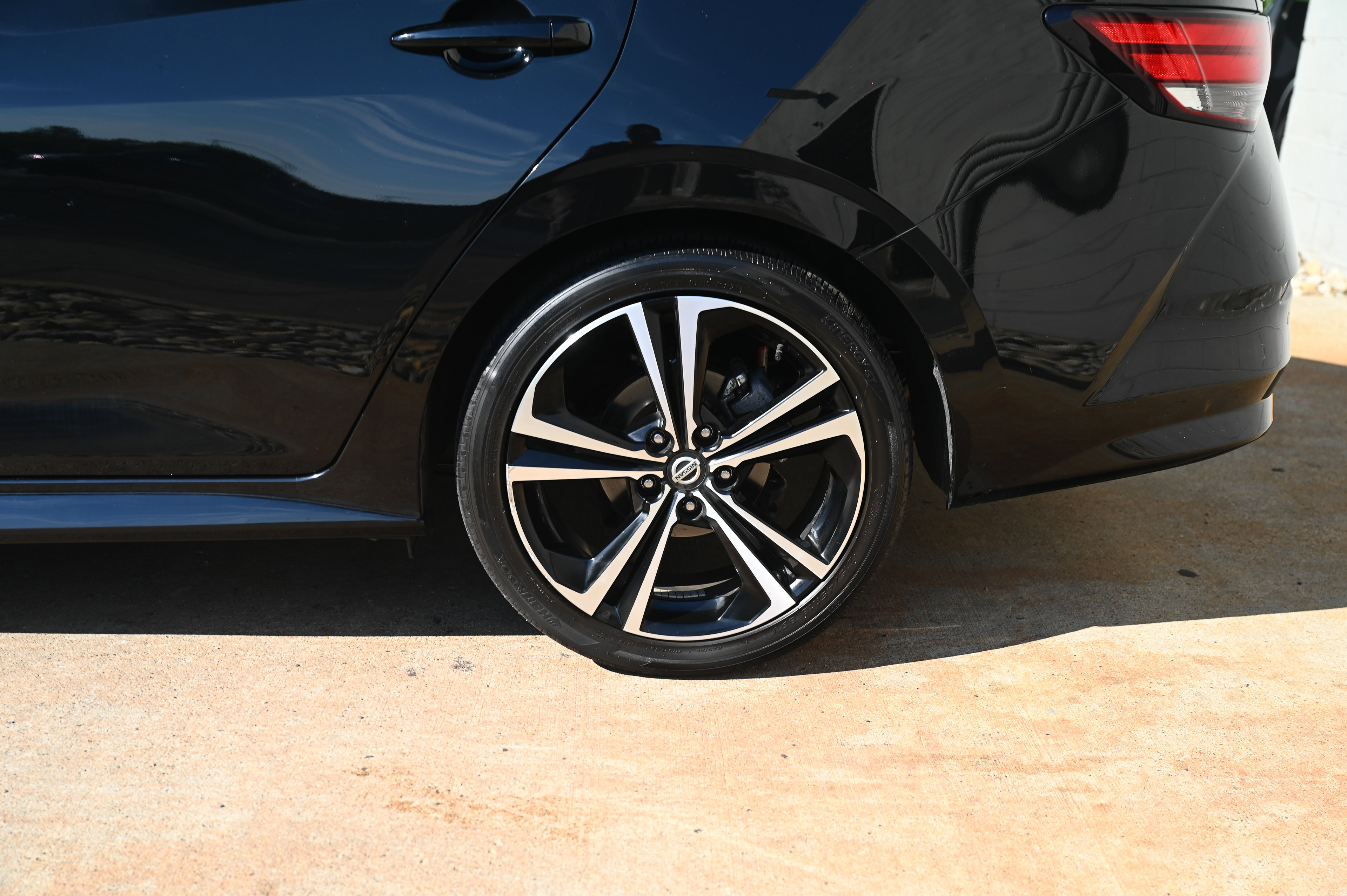 2021 Nissan Sentra SR photo 10