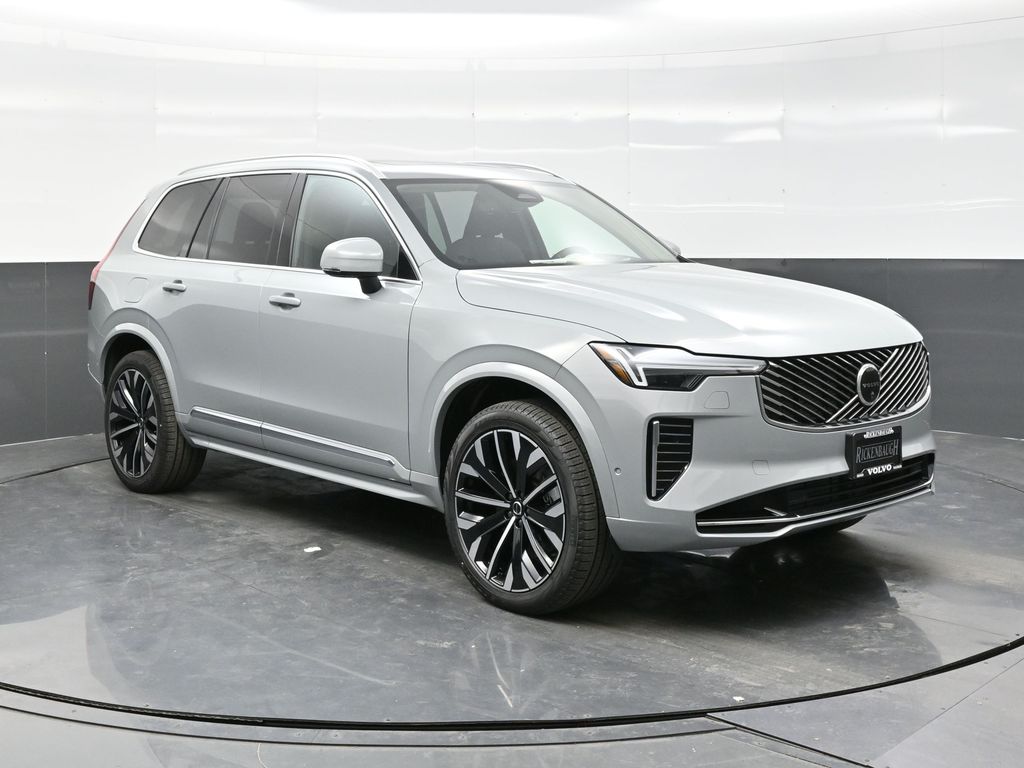 2026 Volvo XC90 Plus's photo