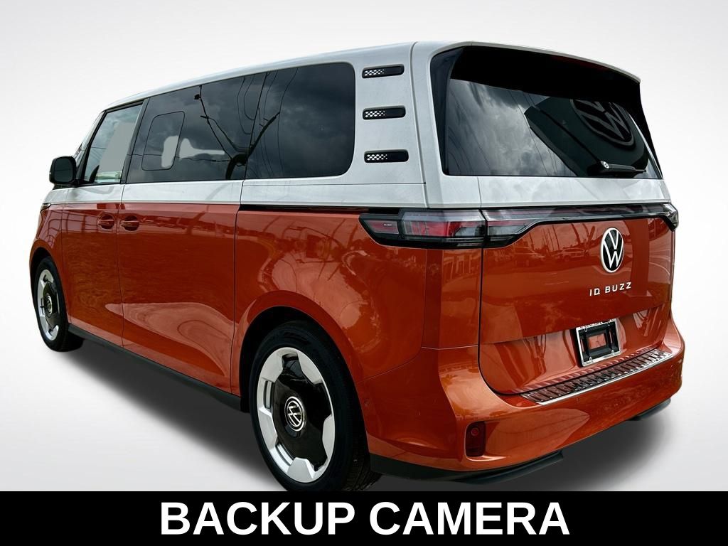 2025 Volkswagen ID. Buzz Pro Plus photo 3