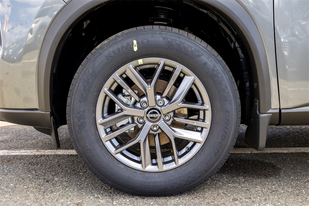 2025 Nissan Rogue S photo 8