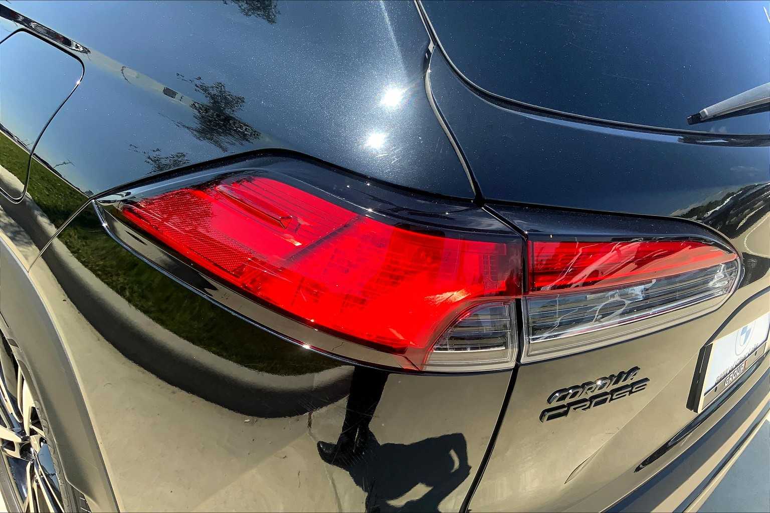 2023 Toyota Corolla Cross Hybrid XSE photo 25