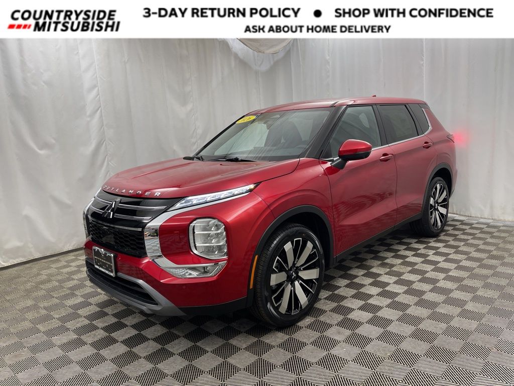 2026 Mitsubishi Outlander SE's photo