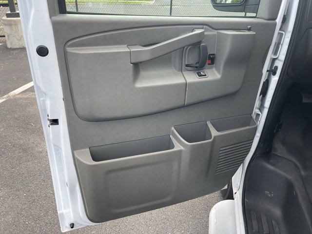 2023 Chevrolet Express Cargo Van 2500 photo 13