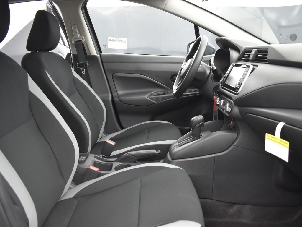 2025 Nissan Versa 1.6 S photo 21