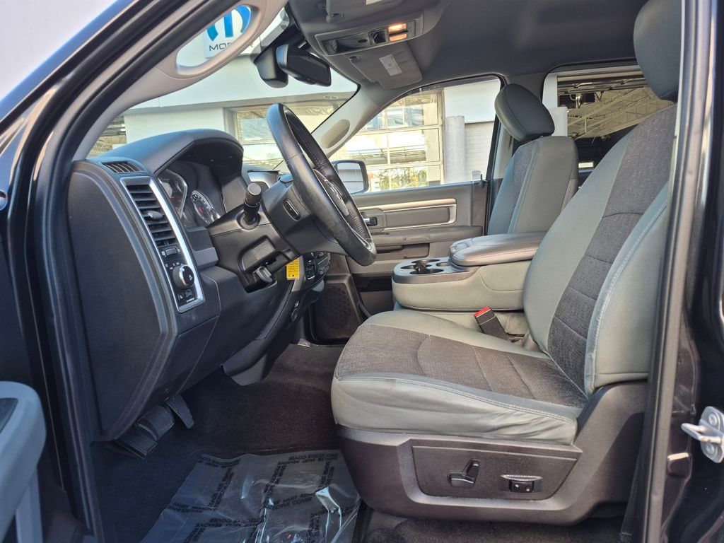 2016 Ram 1500 Big Horn photo 2