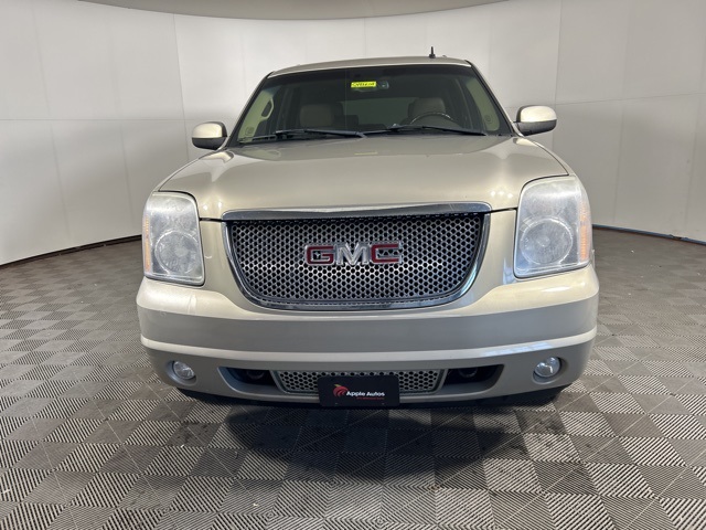 Used 2007 GMC Yukon Denali with VIN 1GKFK63897J389383 for sale in Shakopee, Minnesota