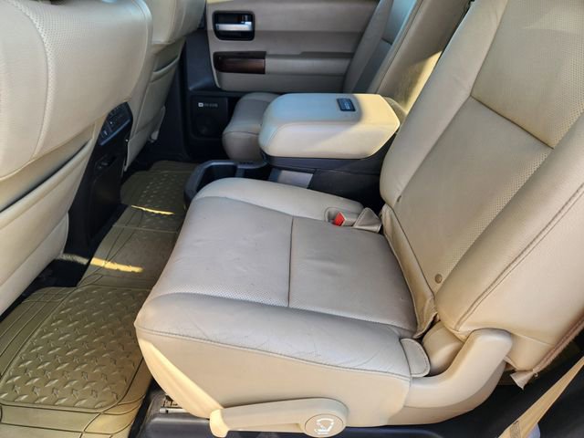 2015 Toyota Sequoia Platinum photo 30