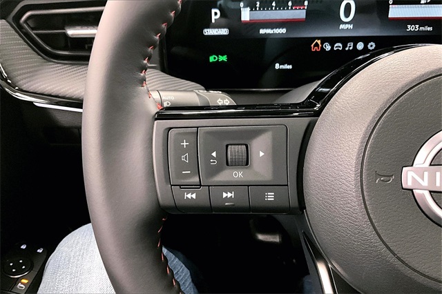 2025 Nissan Kicks SR photo 21