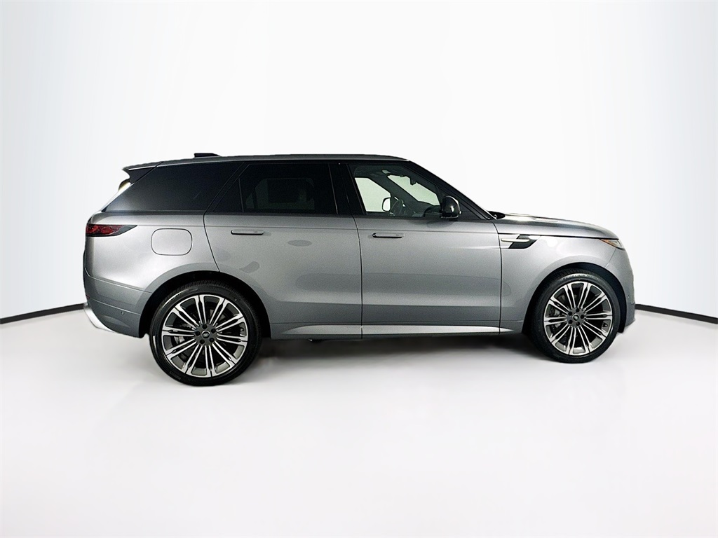2025 Land Rover Range Rover Sport SE photo 4